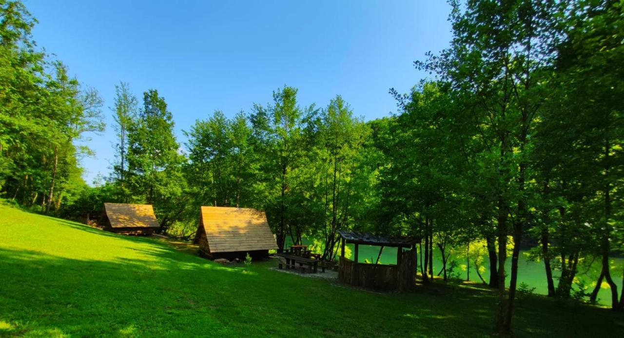 ホテル Kolibe - Robinson Camp Kupa Netretic エクステリア 写真