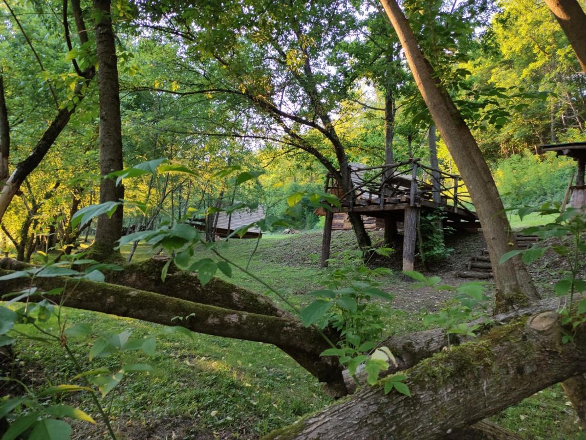 ホテル Kolibe - Robinson Camp Kupa Netretic エクステリア 写真