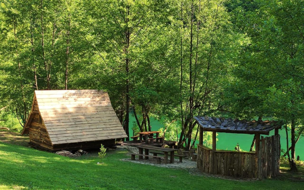 ホテル Kolibe - Robinson Camp Kupa Netretic エクステリア 写真