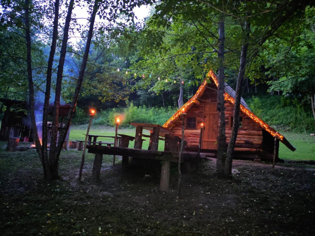 ホテル Kolibe - Robinson Camp Kupa Netretic エクステリア 写真